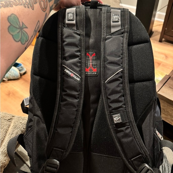 SWISS Backpack - Picture 3 of 3